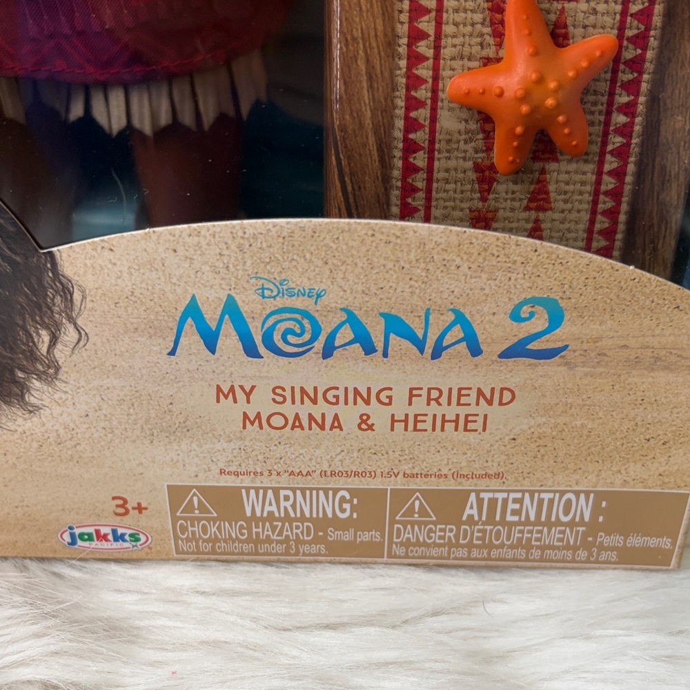 Disney Moana 2 Singing Friend Doll with Brown Hair, Red Outfit, Green Parrot - Picture 4 of 4